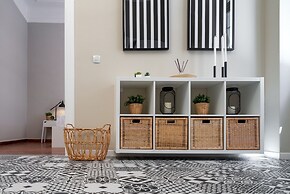 Nemeseos 80m² homm Apartment with Roof Garden and Pool