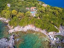 580m² Homm Luxurious Seaside Residence in Syvota, 14 ppl