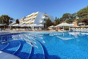 AluaSun Helios Beach – All Inclusive