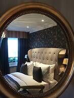 The Hayden Pub & Rooms