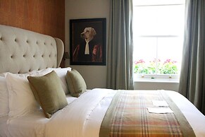 The Hayden Pub & Rooms