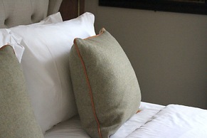 The Hayden Pub & Rooms