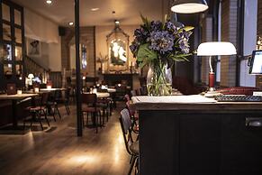 The Hayden Pub & Rooms