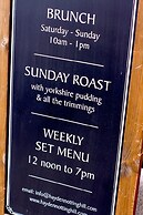 The Hayden Pub & Rooms