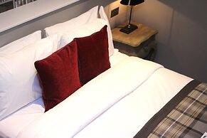 The Hayden Pub & Rooms