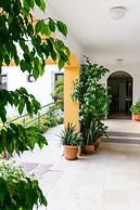 Alfalfa Center Apartment