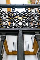 Alfalfa Center Apartment