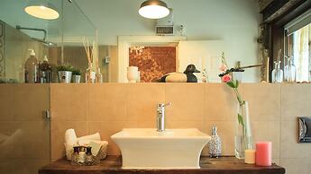 Trieste Neve Tzedek Boutique Suites