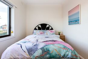 Lighthouse Cozy 2BDR with CITY VIEWS