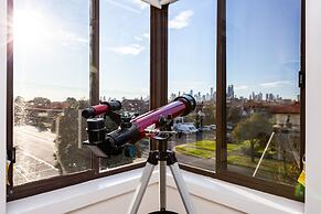 Lighthouse Cozy 2BDR with CITY VIEWS