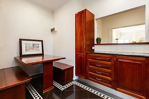 Lighthouse Cozy 2BDR with CITY VIEWS