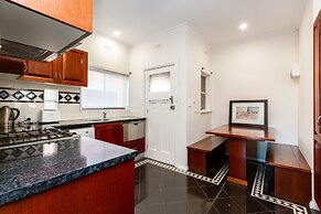 Lighthouse Cozy 2BDR with CITY VIEWS