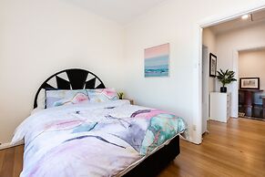 Lighthouse Cozy 2BDR with CITY VIEWS