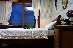 Mari Sea Ever Pension