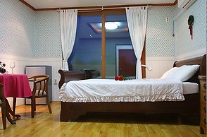 Mari Sea Ever Pension