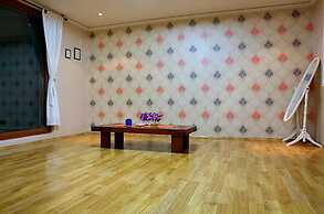 Mari Sea Ever Pension