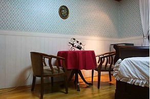 Mari Sea Ever Pension