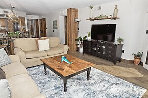 Inlet Reef 402 2 Bedroom Condo by RedAwning