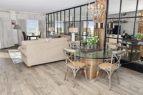 Inlet Reef 402 2 Bedroom Condo by RedAwning