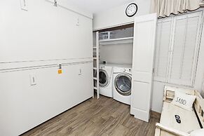 Inlet Reef 402 2 Bedroom Condo by RedAwning