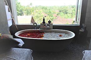 Purana Suite Ubud