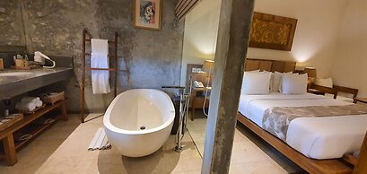 Purana Suite Ubud