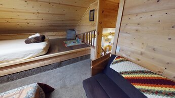 Cozy Mountain AfriCabin