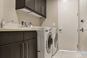 Modern Living 3 Bedroom Home by RedAwning