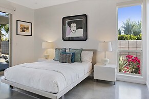 Modern Living 3 Bedroom Home by RedAwning