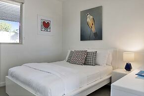 Modern Living 3 Bedroom Home by RedAwning