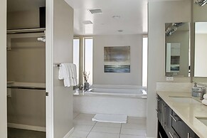 Modern Living 3 Bedroom Home by RedAwning