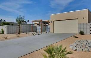 Modern Living 3 Bedroom Home by RedAwning