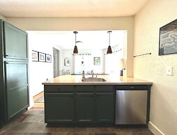 Comfortable Lucky Home, Minutes Away to The Columbia River Gorge by Re