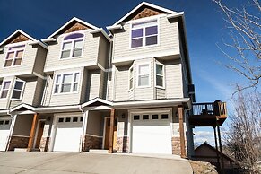 Private Reserve 3 Bedroom Townhouse by RedAwning