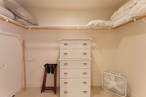 #5 At Broken Top 2 Bedroom Villa by RedAwning