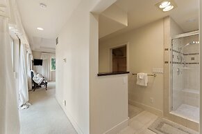 #5 At Broken Top 2 Bedroom Villa by RedAwning