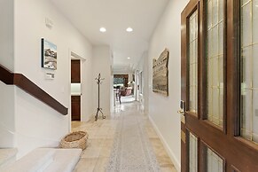 #5 At Broken Top 2 Bedroom Villa by RedAwning