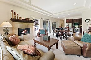 #5 At Broken Top 2 Bedroom Villa by RedAwning