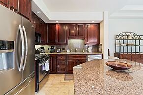 #5 At Broken Top 2 Bedroom Villa by RedAwning