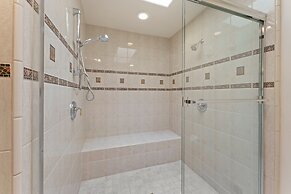 #5 At Broken Top 2 Bedroom Villa by RedAwning