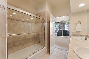 #5 At Broken Top 2 Bedroom Villa by RedAwning