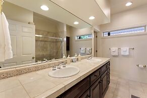 #5 At Broken Top 2 Bedroom Villa by RedAwning