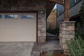 River Scene 30 Day Minimum 3 Bedroom Home by RedAwning