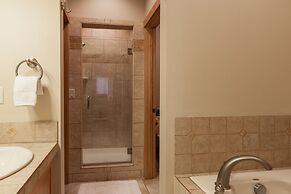 River Scene 30 Day Minimum 3 Bedroom Home by RedAwning