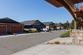 River Scene 30 Day Minimum 3 Bedroom Home by RedAwning