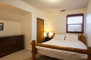 Heartbreak Pet and Family-Friendly Hood River Home by RedAwning