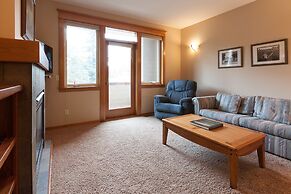 Columbia West 3 Bedroom Condo by RedAwning