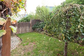 Columbia West 3 Bedroom Condo by RedAwning