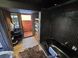 Buff & Fellow Eco Cabins