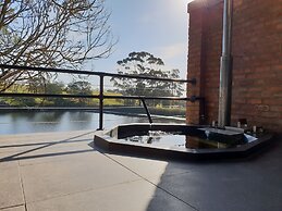 Buff & Fellow Eco Cabins